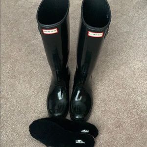 Hunter Tall Gloss Rainboots with fleece inserts